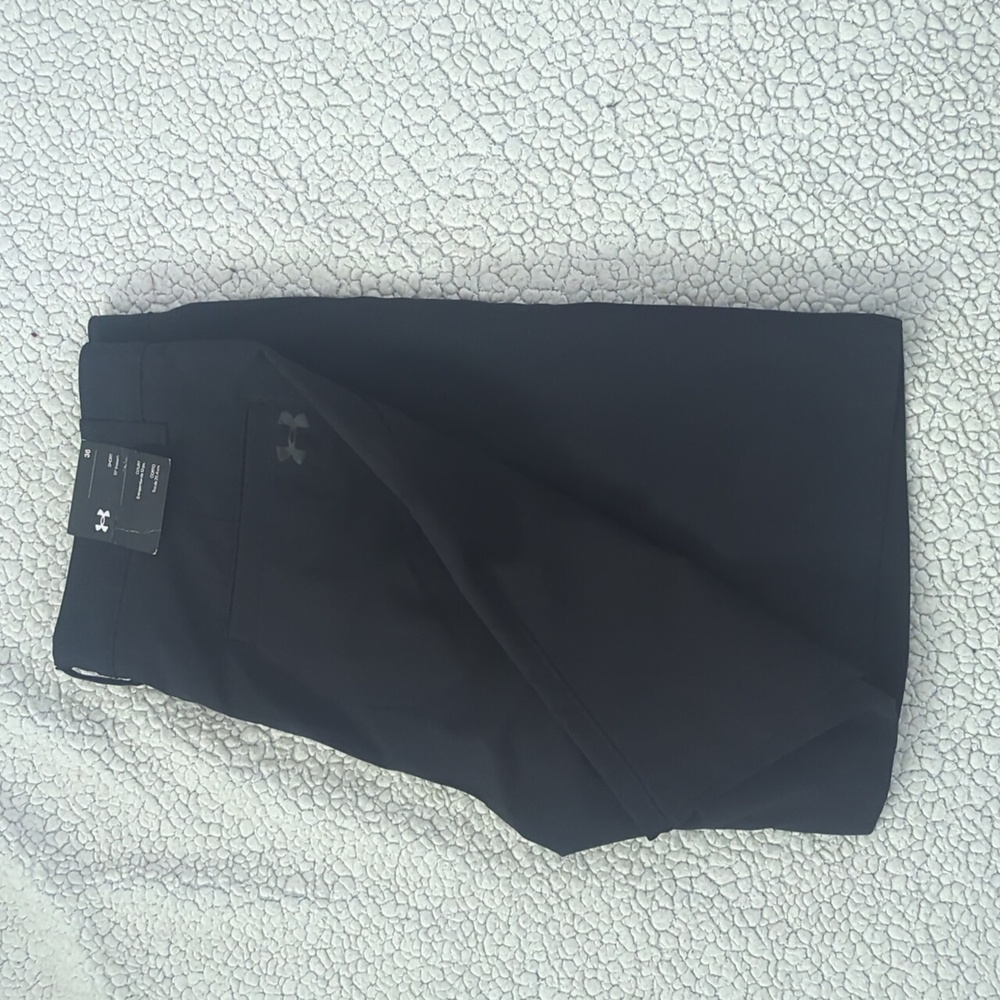Under Armour Men's shorts never wore. 36 waste 10 inch length
